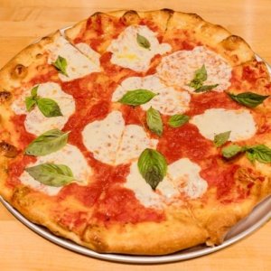 18" Margherita Pizza
